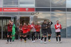 Relegation 1 - FC Ingolstadt 04 - VfL Osnabrück - Spiel ist aus, 3:0 Sieg, die Schanzer kommen zu den Fans vor dem Stadion, Jubel Feier