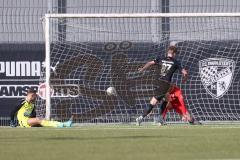 Bayernliga Nord - Saison 2023/24 - FC Ingolstadt 04 II - SpVgg Hankofen-Hailing - Der 2:1 Anschlusstreffer durch Wagner Brian schwarz Hankofen - Bösl Enrique Torwart FCI -  XXXXX - XXXXX - Foto: Meyer Jürgen