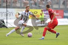 Toto Pokal; FC Memmingen - FC Ingolstadt 04, 2. Runde; Zweikampf Kampf um den Ball Yannick Deichmann (20, FCI) Fabian Lutz (8 FCM)