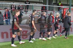3.Liga - Saison 2023/2024 - SC Verl - FC Ingolstadt 04 - Die Mannschaft bedankt sich bei den Fans -  Abklatschen - Foto: Meyer Jürgen