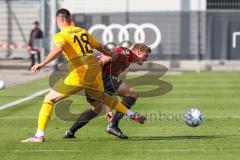 Freundschaftsspiel - Saison 2022/2023 - FC Ingolstadt 04 -  SpVgg Bayreuth - Maximilian  Neuberger (Nr.38 - FCI) - Lucas Chrubasik (Nr.18 - SpVgg Bayreuth) - Foto: Meyer Jürgen