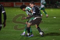 Landesliga - Saison 2025/26 - SV Manching - FC Ehekirchen - Emanuel Gstettner (Nr.19 - SV Manching) - Christoph Hollinger schwarz Ehekirchen - Foto: Meyer Jürgen