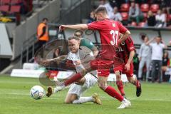 3. Liga; FC Viktoria Köln - FC Ingolstadt 04; Zweikampf Kampf um den Ball Patrick Schmidt (9, FCI) May Niklas (37 Köln)