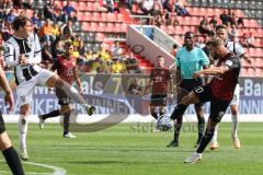 3. Liga; FC Ingolstadt 04 - SSV Ulm 1846; Schuß zum Tor Yannick Deichmann (20, FCI) Volley