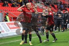 3. Liga; FC Ingolstadt 04 - Hallescher FC; Tor Jubel Treffer Tobias Bech (11, FCI) zeigt seine Rückennummer 1:0, Co-Trainer Thomas Karg (FCI) Denis Linsmayer (23, FCI)