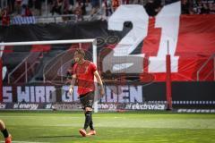 3. Liga; FC Ingolstadt 04 - VfB Lübeck; vor dem Spiel Tobias Schröck (21, FCI) letztes Heimspiel Verabschiedung , Fan Fankurve Banner Fahnen Spruchband Nummer 21