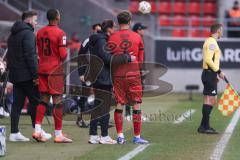 3. Liga - Saison 2025/26 - FC Ingolstadt 04 - Energie Cottbus - Yann Sturm (Nr.7 - FCI) wird eingewechselt  Cheftrainerin Sabrina Wittmann (FCI) - XXXXX - Foto: Meyer Jürgen