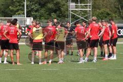 3. Liga - Saison 2024/25 - Trainingsauftakt- FC Ingolstadt 04 -  - Cheftrainerin Sabrina Wittmann (FCI) mit Taktiktafel - XXXXX - Foto: Meyer Jürgen