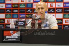 2. Fußball-Liga - Pressekonferenz - Vorstellung Cheftrainer Roberto Pätzold und Manager Profifußball Malte Metzelder - Saison 2021/2022 - FC Ingolstadt 04 - Geschäftsführer FCI Manuel Sternisa - Foto: Meyer Jürgen