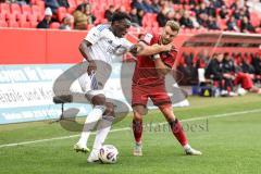3. Liga; FC Ingolstadt 04 - 1. FC Saarbrücken; Zweikampf Kampf um den Ball Yannick Deichmann (20, FCI) Kamara Abdoulaye (15 FCS)