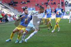 2.BL; FC Ingolstadt 04 - FC Schalke 04; Patrick Schmidt (32, FCI) Thiaw Malick (33 S04) Zweikampf Kampf um den Ball