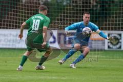 Bezirksliga - Saison 2023/2024 - SV Manching  - SV Sulzemoos - Sebastian Graßl (Nr.10 - SV Manching) mit einer Torchance - Kronschnabl Maximilian Torwart schwarz Sulzemoos - Foto: Meyer Jürgen