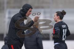 2. Bundesliga Frauen - Saison 2024/25 - FC Ingolstadt 04 Frauen - Eintracht Frankfurt II - Cheftrainer Benjamin Stolte (FCI Frauen) gibt Anweisungen an - Paula Vidovic (Nr.11 - FCI Frauen) - Foto: Meyer Jürgen
