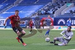 3. Liga - Hansa Rostock - FC Ingolstadt 04 - Stefan Kutschke (30, FCI) im Sturm scheitert an Torwart Markus Kolke (1 Rostock)