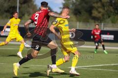 Freundschaftsspiel - Saison 2022/2023 - FC Ingolstadt 04 -  SpVgg Bayreuth - Patrick Schmidt (Nr.9 - FCI) - Steffen Eder (Nr.19 - SpVgg Bayreuth) - Foto: Meyer Jürgen