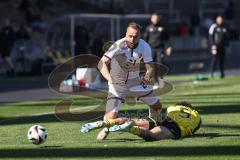 3. Liga; Borussia Dortmund II - FC Ingolstadt 04; David Kopacz (29, FCI) Foti Antonio (5 BVB2) Zweikampf Kampf um den Ball