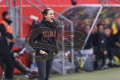 3. Liga; FC Ingolstadt 04 - Alemannia Aachen; an der Seitenlinie, Spielerbank Cheftrainerin Sabrina Wittmann (FCI)