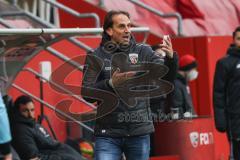 2.BL; FC Ingolstadt 04 - Hannover 96; Cheftrainer Rüdiger Rehm (FCI) an der Seitenlinie, Spielerbank