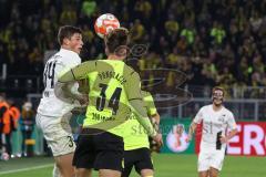 DFB Pokal; Borussia Dortmund - FC Ingolstadt 04; Kopfball Merlin Röhl (34, FCI) Pongracic Marin (34 BVB)