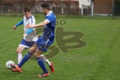 Kreisliga - Saison 2022/2023 - Sv Hundszell - TSV Ober/Unterhaunstadt - Lukas Conradi weiss Hundszell - Stefan Härdl blau Oberh.stadt - Foto: Meyer Jürgen