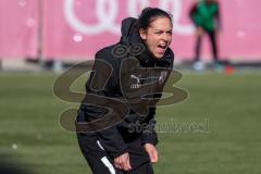 A - Junioren Bundesliga Süd/Südwest -  Saison 2021/2022 - FC Ingolstadt 04 - FC Bayern München - Sabrina Wittmann Trainerin FCI schreit - erschrocken - Foto: Meyer Jürgen