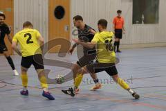 Lotto Bayern Hallencup - Lindenkreuzhalle Saison 2024/25 - FC Hitzhofen - FC Türk Sport Garching  - Thomas Schreiner schwarz Türk Garching - Maik Wnendt gelb Hitzhofen - Felix Bogner gelb Hitzhofen #2  - Foto: Meyer Jürgen