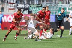 3. Liga; FC Ingolstadt 04 - 1. FC Schweinfurt 05; Marcel Costly (22, FCI) Zweikampf Kampf um den Ball Angleberger Devin (3 S05)