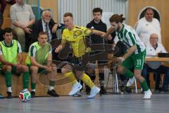 Lotto Bayern Hallencup - Saison 2024/25 - SV Manching - FC Hitzhofen/Oberzell- Daniel Schweiger grün Manching - Nico Seitz gelb Hitzhofen - Foto: Meyer Jürgen