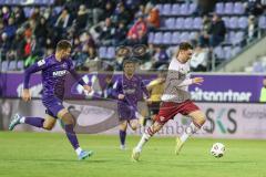 3. Liga; Erzgebirge Aue - FC Ingolstadt 04; Julian Kügel (29, FCI) Zobel Tristan (25 Aue) verfolgt