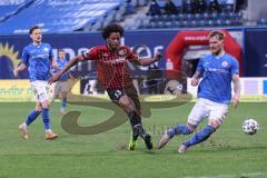 3. Liga - Hansa Rostock - FC Ingolstadt 04 - Francisco Da Silva Caiuby (13, FCI) kommt nicht an Jan Löhmannsröben (24 Rostock) vorbei