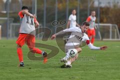 2023_11_12 - Bezirksliga - Saison 2023/24 - TSV Gaimersheim - SK Srbija München - Dennis Hüttinger weiss Gaimersheim - Pascal Blaß orange München - XXXXX - Foto: Meyer Jürgen