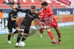 3. Liga; FSV Zwickau - FC Ingolstadt 04; Zweikampf Kampf um den Ball Denis Linsmayer (23, FCI) Gomez Johan (18 FSV)