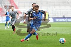 2.BL; FC St. Pauli - FC Ingolstadt 04, Dennis Eckert Ayensa (7, FCI) Paqarada Leart (23 Pauli)