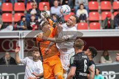 3. Liga; FC Ingolstadt 04 - SC Verl; Torchance Kopfball Patrick Schmidt (9, FCI) Torwart Wiesner Tim (38 Verl) Zweikampf Kampf um den Ball Pernot Barne (6 Verl) Calvin Brackelmann (17, FCI)