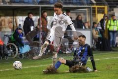 3. Liga; SV Waldhof Mannheim - FC Ingolstadt 04; Zweikampf Kampf um den Ball Hawkins Jalen (20 FCI) Ekincier Baris (17 WM)