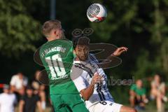 Freundschaftsspiel - Saison 2023/2024 - SV Manching - AL Jazira - Sebastian Graßl (Nr.10 - SV Manching) - Mohammed Omar Alattas weiss AL Jazira - - Foto: Meyer Jürgen