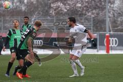 3. Liga; Testspiel, FC Ingolstadt 04 - SpVgg Greuther Fürth; Pascal Testroet (37, FCI) Zweikampf Kampf um den Ball Sebastian Giesbeck (22 Fürth) Maximilian Dietz (30 Fürth)