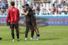 3. Liga; TSV 1860 München - FC Ingolstadt 04; 1:2 Sieg Jubel Freude Cheftrainerin Sabrina Wittmann (FCI) geht zu den Spielern, Emre Gül (5, FCI)