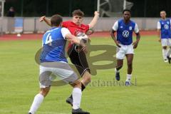 Kreisklasse -  Saison 2023/2024 - DJK Ingolstadt - FC Tegernbach - Tobias Hagl rot Tegernbach - Stefan Huber blau DJK Ingolstadt - Foto: Meyer Jürgen