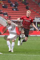 3. Liga; FC Ingolstadt 04 - Rot-Weiss Essen; Zweikampf Kampf um den Ball Herzenbruch Felix ( RWE) Tobias Bech (11, FCI)