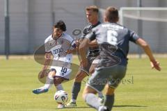 Bayernliga Nord - Saison 2025/26 - FC Ingolstadt 04 II - SV Weiden - Johann Chirinos (Nr.10 - FC Ingolstadt II) - Fenninger Christoph grau Weiden - Foto: Meyer Jürgen