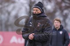 2. Frauen-Bundesliga - Saison 2021/2022 - FC Ingolstadt 04 - FC Bayern München II - Thorsten Splieth Co-Trainer (FCI) sieht auf die Uhr - Foto: Meyer Jürgen