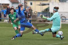 Kreisliga - Saison 2023/24 -  SV Hundszell - SV Denkendorf -  Der 0:1 Führungstreffer durch - Marius Heß grün Denkendorf - jubel - Lukas Conradi #31 blau Hundszell - Gabriel Hägel Torwart Hundszell - Foto: Meyer Jürgen