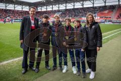 3. Liga; FC Ingolstadt 04 - FC Viktoria Köln; Sieger im SchanzengeberTurnier mit Oberbürgermeister Dr. Michael Kern und Alexandra Vey