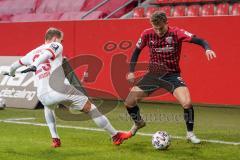3. Liga - FC Ingolstadt 04 - Hallescher FC - Dennis Eckert Ayensa (7, FCI) Boeder Lukas (29 Halle) Zweikampf
