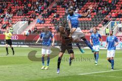 2.BL; FC Ingolstadt 04 - FC Hansa Rostock; Zweikampf Kampf um den Ball Nikola Stevanovic (15, FCI)