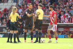 3. Liga - Saison 2025/26 - Energie Cottbus - FC Ingolstadt 04  - Die Spieler gehen auf das Spielfeld - Lukas Fröde (Nr.34 - FC Ingolstadt 04) bei der Platzwahl - Foto: Meyer Jürgen