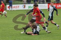 Kreisliga- Saison 2024/25- TSV Kösching - TSV Ober./Unterh.stadt-  - Stefan Winzinger rot Kösching - Paul Kammerbauer #10 weiss Ober-/Unterh.stadt  - Enes Erdogan weiss Ober-/Unterh.stadt  - Foto: Meyer Jürgen