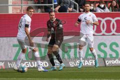 2.BL; FC Ingolstadt 04 - FC ST. Pauli; Patrick Schmidt (32, FCI) Medic Jakov (18 Pauli) rechts Paqarada Leart (23 Pauli)