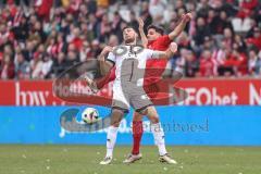 3. Liga; Rot-Weiss Essen - FC Ingolstadt 04; Zweikampf Kampf um den Ball Lukas Fröde (34, FCI) Arslan Ahmet (6 RWE)